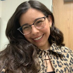 Meet your Posher, Corina